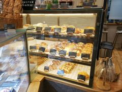 面包甜点陈列柜-BONBON BAKERY
