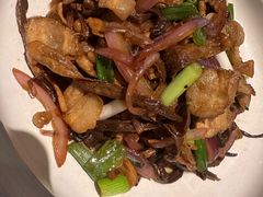 鹿茸菌炒肉-日丰园海肠水饺·老字号大连海鲜(和平广场店)