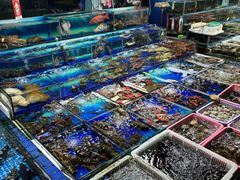 -霞涌市场海鲜摆卖区