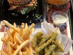 -The Habit Burger Grill 哈比特汉堡(复兴soho店)