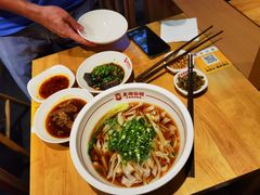-呷佬·长沙手工米粉(金沙江路店)