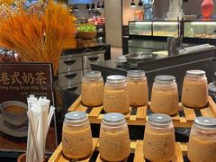 -广州万富希尔顿酒店·感趣自助餐厅·金秋蟹宴生蚝海鲜刺身