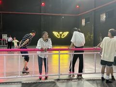 -嘿哟动霸CHUA·新潮玩运动娱乐中心·蹦床滑冰团建乐园