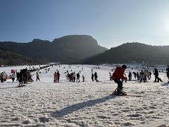 -济南卧虎山滑雪场