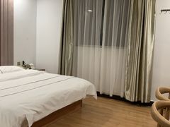 -鑫雅居公寓(广州南站地铁站店)