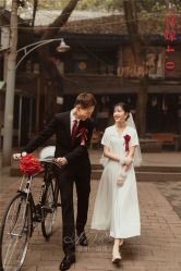 -易摄影婚纱摄影工作室