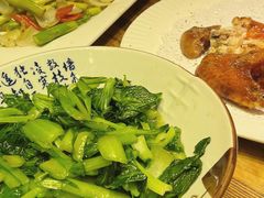 -胡桃里音乐餐厅(陶溪川店)(川湘赣菜·世界百大酒庄直供红酒·音乐表演)