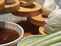 沫合酱配王哥庄大馒头-单家老院·院子里的青岛菜(沙子口店)