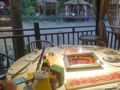 -二荆条·蜀鲜汇城市森林火锅