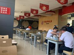 大堂-闫家驴肉老店(华电一校店)