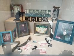 -城南旧影 旗袍全家福摄影写真体验馆