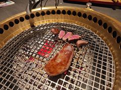 -铭牛烧肉·和牛海鲜自助(高新月牙湖店)