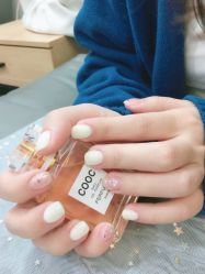 -灰姑娘美甲美睫馆