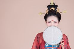 -盘子女人坊古装写真摄影(厦门总店)