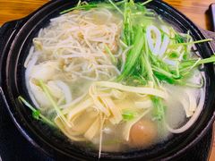 -丽虹云南过桥米线(兴工街店)