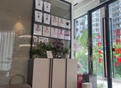 -倩极·精研痘敏肌管理