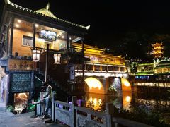 -临江餐馆二楼美食部落