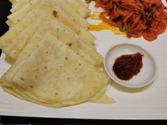 酸萝卜炒牛肉配饼-玛禄藏膳(五分店)