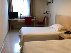 -锦江之星(广州海珠江泰路地铁站店)