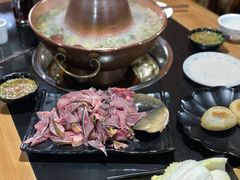 -果松木炭酸菜铜火锅·外婆参鸡汤