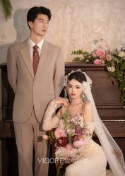 -雪中彩影婚纱摄影·微光艺术中心