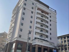 -桔子酒店(上海西藏北路地铁站店)