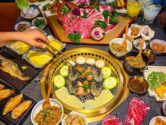 -铭牛烧肉·和牛海鲜自助(高新月牙湖店)