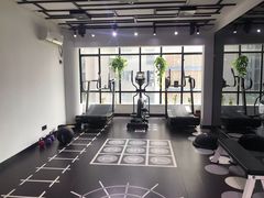 -简·无界健身工作室·运动康复·体态(石厦店)