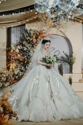 -Lady  Jane高端婚纱礼服馆