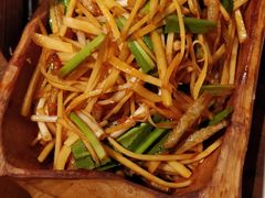 -老滇山寨•云南特色菜•地方菜•民族风情歌舞表演(金碧店)