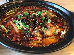 -愉肴麻辣香锅(中山路店)