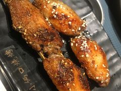 香辣鸡翅-小俩口烧烤东北菜(双井店)