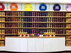 -m豆巧克力世界(上海世茂广场店)