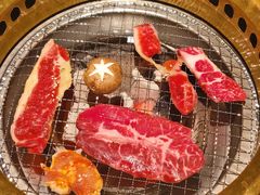 -山川小町·极番烧肉(新地假日广场店)