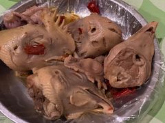 -梁老三麻辣鸡头(汝河小区店)