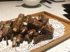 招牌香草烤羊排-九府羊·鲜羊火锅·烤串(新华路店)