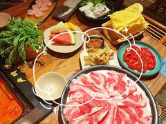 -老牌坊云南鱼豆花火锅(爱建店)