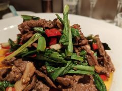 芫茜摔打鲜牛肉-桂满陇·海市蜃楼·黑金(国金店)