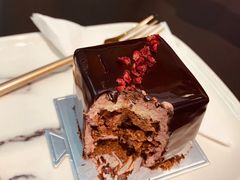 -UNI UNI(环亚凯瑟琳店)