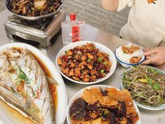 -丹水桥地锅鱼·翘嘴鲌·地方特色全鱼宴(丹江口大坝店)
