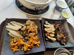 -蘑统田下·野生菌火锅