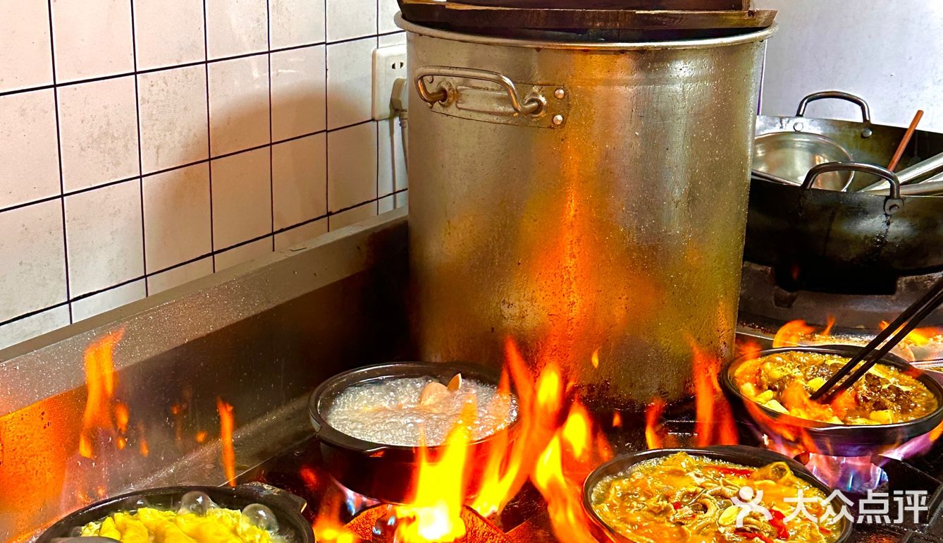 成都！街边砂锅！吃一次爱一次！