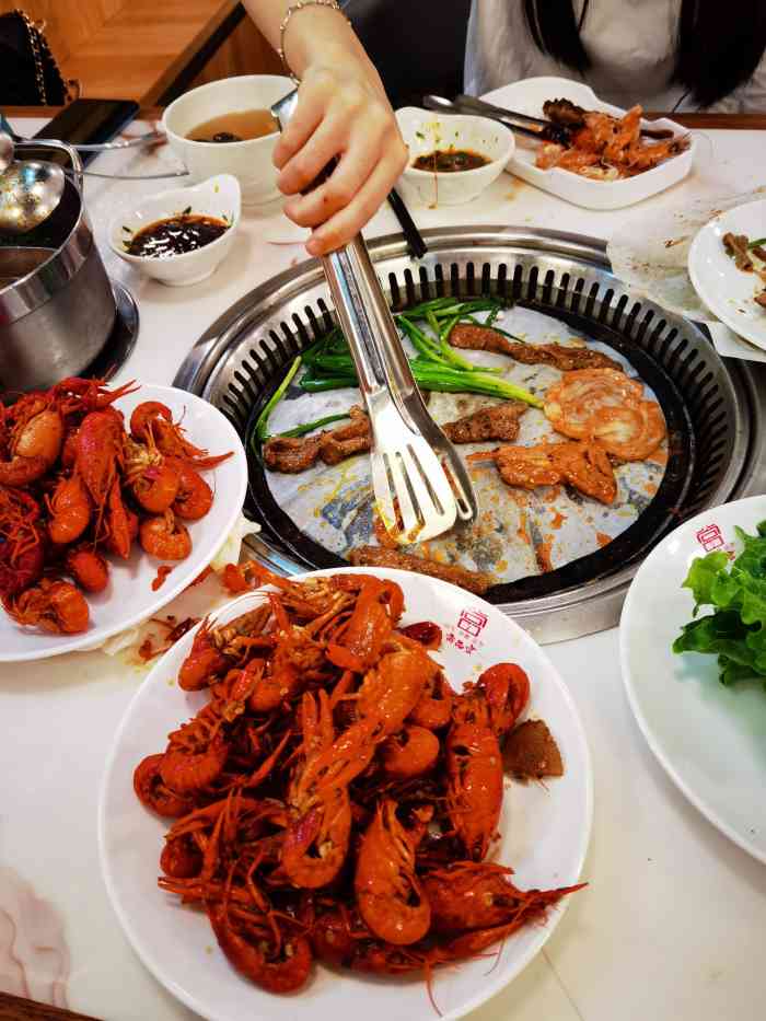 尚品宫海鲜烤肉牛排火锅自助(万家丽店)