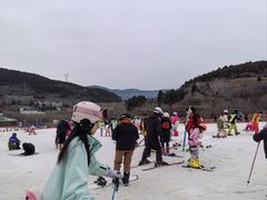 -济南卧虎山滑雪场