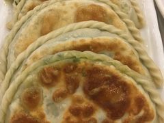 韭菜盒子-鑫巴蜀小镇 · 水煮鱼专研店(玉桥店)