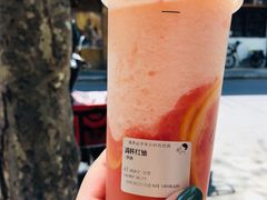 满杯红柚-喜茶(上海打浦桥日月光gelato lab+店)