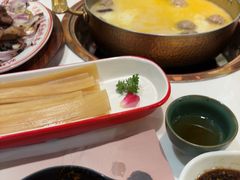 -洪氏嗨捞·猪肚鸡火锅(阳光天地店)
