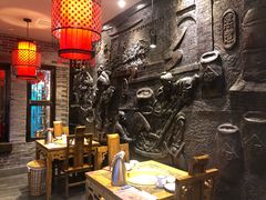 -沪小二炭火蛙锅(淮海中路美食不夜城店)