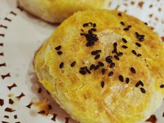 酥皮烤包子-董小西的凉皮和椒麻鸡(三元桥店)
