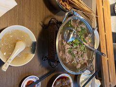 跷脚牛肉-肖四女·江湖菜(临港店)